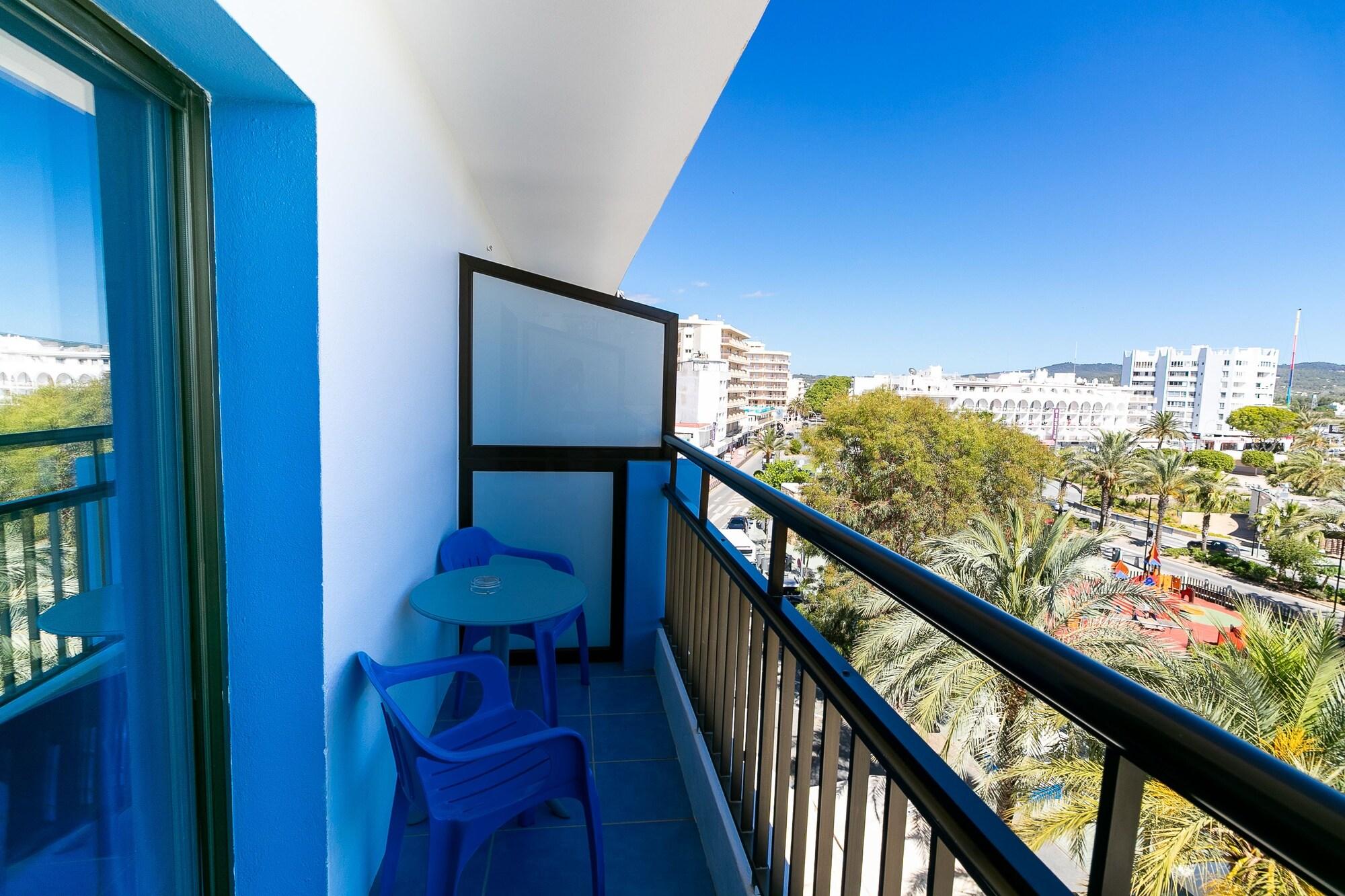 The Blue Apartments - Adults Only San Antonio  Eksteriør bilde